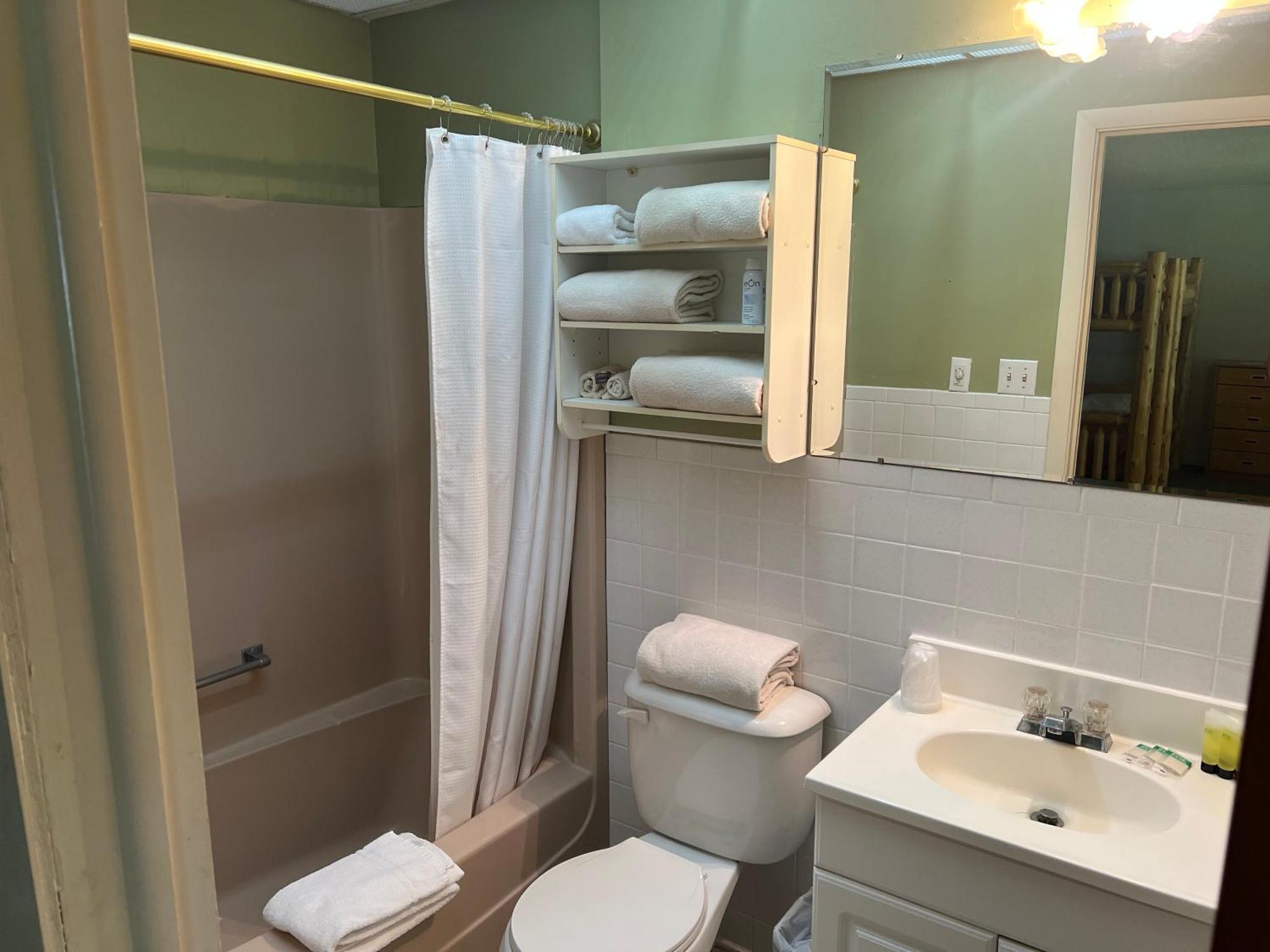 Ledge Rock At Whiteface Hotel Wilmington Ngoại thất bức ảnh